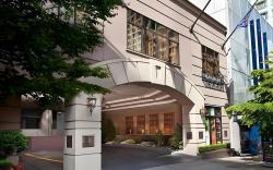 The Paramount Hotel