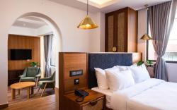 Nomad Hotel