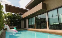 Ban Amphur Pool Villa
