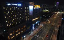 new grand hotel