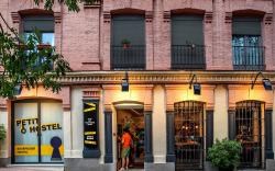 Petit Hostel La Latina