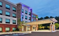 Holiday Inn Express Fayetteville By IHG