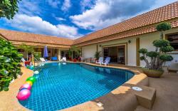 Siam Court Hotel and Resort