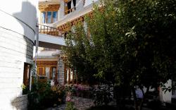 Hotel Cho Palace