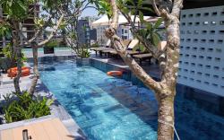 Balcony Stu Apt by Beach, Free Pickup & Footbath