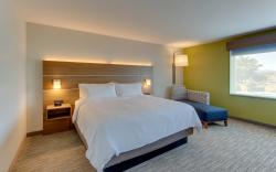 Holiday Inn Express & Suites Roanoke - Civic Center By IHG