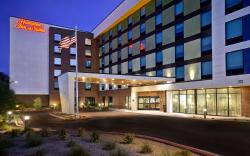 Hampton Inn & Suites Las Vegas Convention Center