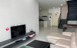 DeLoft Emporium 3BR Duplex Apartment 101