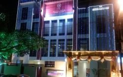 The Golden Apple Hotel