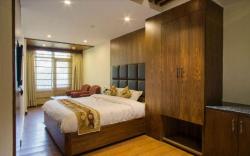 Hotel Shiwalik Regency