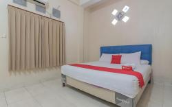 RedDoorz Syariah near Terminal Batu Ampar 2