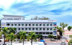 Cenang Plaza Beach Hotel