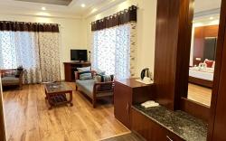Hotel Chandertal Regency