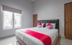 Hotel O Makassar near Pantai Losari formerly Hotel Astra Novilia