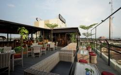 Yellow Star Gejayan Hotel