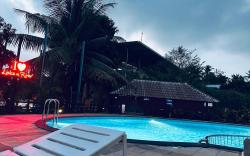 Lake n River Resort  Munroe Island