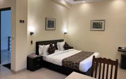 Home in the Hills, Resort & Restaurant