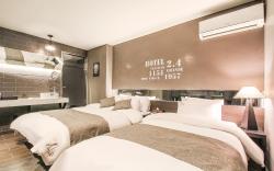 Hotel 2.4