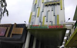 MaxoneHotel at Kramat