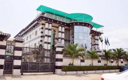 Royalview Hotel and Suites