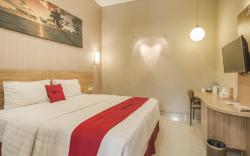 Sunshine Family Homestay near Terminal 1 Juanda Airport