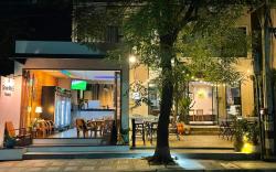 Give Me 5 Hostel