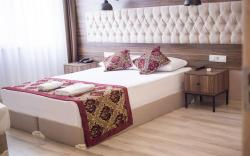 The Reina Hotel