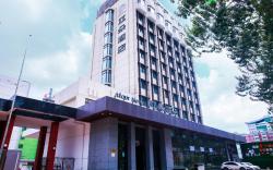 Atour Hotel Qinhuangdao Railway Station Yingbin Road