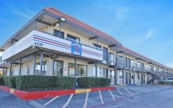 Super 7 Inn by Hotel O Dallas I 20