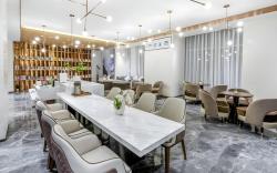 Atour Hotel Xi'an Administrative Center High Speed Railway Station