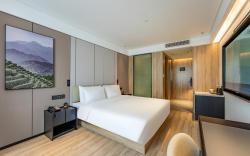 Hangzhou West Lake Hubin Yintai Atour Hotel                                                 