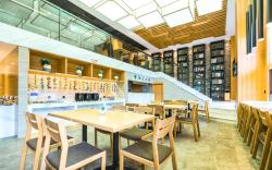 Atour Hotel Guiyang North Railway Station