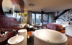 Paseo de Gracia Hotel, Sonder