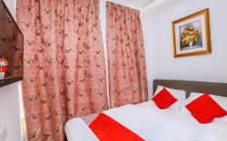 OYO 89772 Roselyn Inn