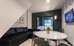 S2 Silom Large room 4-6 guests Full kitchen WIFI