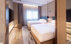 ZMAX Hotels Shenzhen Lianhuacun Metro Station