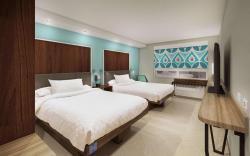 Tru by Hilton Crossett