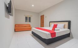 RedDoorz Plus @ Bukit Cinta Street Balikpapan