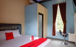RedDoorz @ Gerbang Dieng Plateau Area