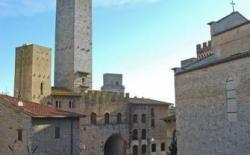 A La Casa Dei Potenti