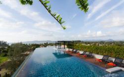 6th Avenue Surin Beach