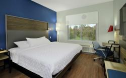 Tru by Hilton Mobile