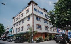 RedDoorz near Nagoya Hill Mall Batam 5