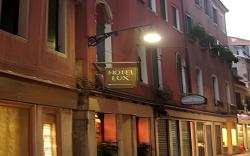 Hotel Lux