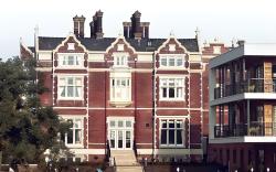 Wivenhoe House Hotel