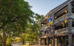 N1 Hotel & Campsite Victoria Falls
