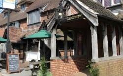 Chequers Inn Hotel