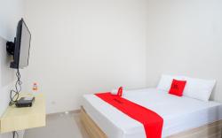 RedDoorz near Pacific Mall Tegal 2