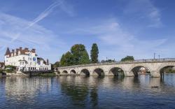Thames Riviera Hotel