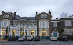 Bridge Park Hotel